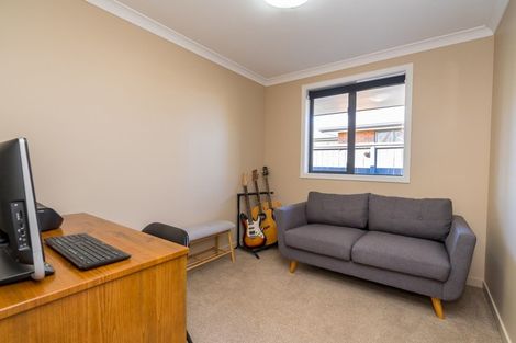 Photo of property in 10 Kura Place, Mosgiel, 9024