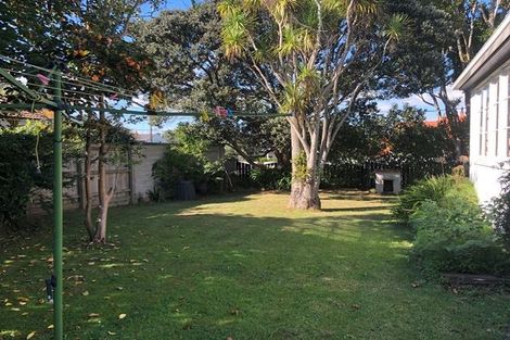 Photo of property in 70 Norwood Road, Bayswater, Auckland, 0622