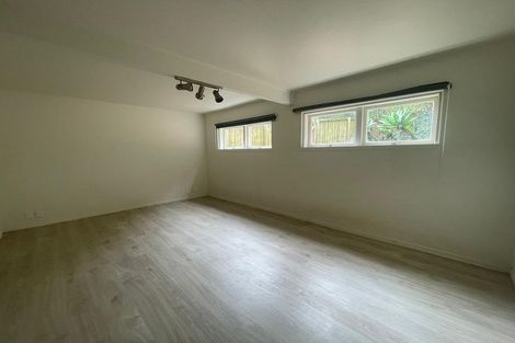 Photo of property in 62 Sylvan Crescent, Te Atatu South, Auckland, 0610