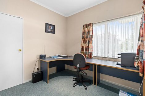 Photo of property in 5 Fairview Place, Havelock North, 4130