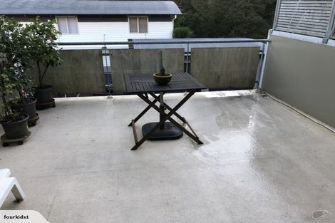 Photo of property in 2f/20 Ian Marwick Place, Birkenhead, Auckland, 0626