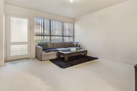 Photo of property in 1/41 Challen Close, Conifer Grove, Takanini, 2112