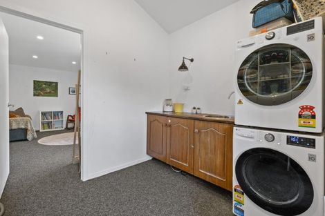 Photo of property in 33 Fitzroy Road, Fitzroy, New Plymouth, 4312