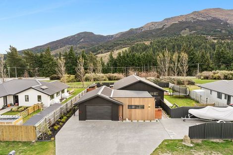Photo of property in 5 Edna Lane, Lake Hawea, Wanaka, 9382