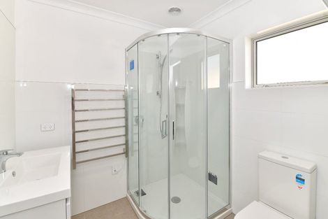 Photo of property in 55a Wade River Road, Stanmore Bay, Whangaparaoa, 0932