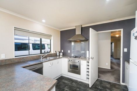 Photo of property in 34 Geneva Terrace, Kelvin Grove, Palmerston North, 4414