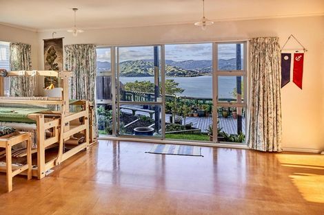 Photo of property in 105 Kahu Road, Paremata, Porirua, 5024