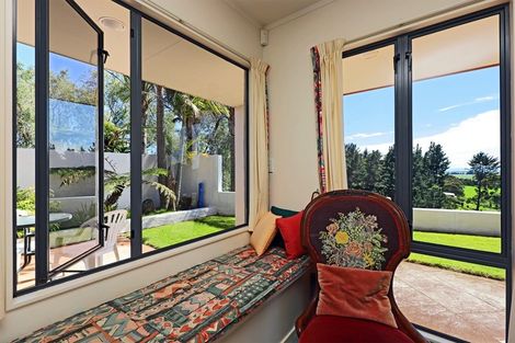 Photo of property in 12 Poraiti Road, Poraiti, Napier, 4182