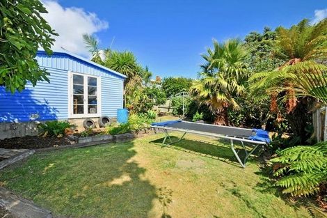 Photo of property in 106 Calliope Road, Stanley Point, Auckland, 0624