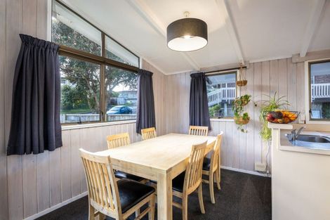 Photo of property in 21 Cumberland Street, Merrilands, New Plymouth, 4312