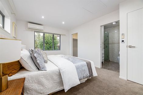 Photo of property in 17 Midhurst Avenue, Henderson, Auckland, 0612