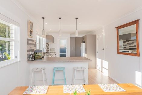 Photo of property in 9 Ruru Street, Waikanae, 5036