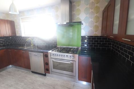 Photo of property in 35a Wade River Road, Stanmore Bay, Whangaparaoa, 0932