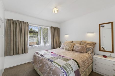 Photo of property in 32 Beaumont Crescent, Frankleigh Park, New Plymouth, 4310