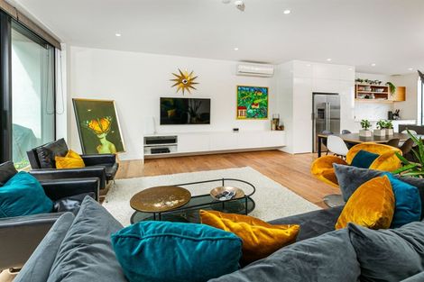 Photo of property in Sugar Lane Apartments, 5/31 Rawene Road, Birkenhead, Auckland, 0626