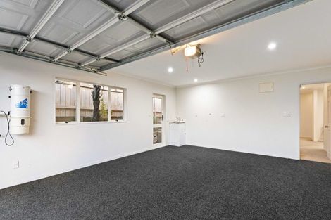 Photo of property in 6 Waynes Place, Pukekohe, 2120