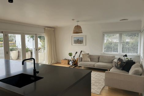 Photo of property in 2/112 Lake Road, Belmont, Auckland, 0622