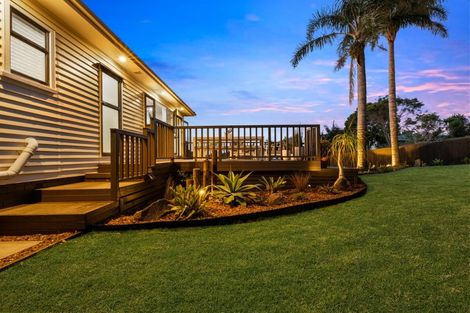 Photo of property in 19 Highland Avenue, Titirangi, Auckland, 0604