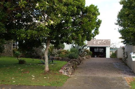 Photo of property in 3 Andrew Road, Howick, Auckland, 2010