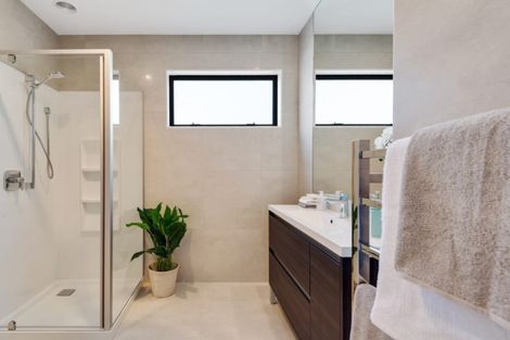 Photo of property in 40 Owen Chapman Drive, Red Beach, 0932