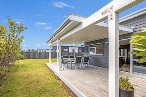 Photo of property in 139 Rangiora Crescent, Matarangi, Whitianga, 3592