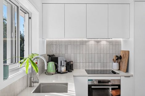 Photo of property in 954 Whangaparaoa Road, Manly, Whangaparaoa, 0930