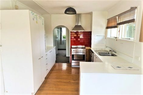 Photo of property in 17 Covil Avenue, Te Atatu South, Auckland, 0610