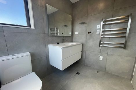 Photo of property in 3 Mark Edward Drive, Half Moon Bay, Auckland, 2012