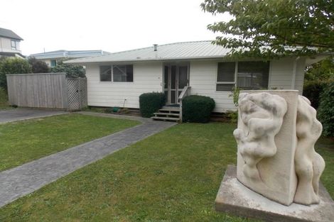 Photo of property in 32 Beauchamp Street, Karori, Wellington, 6012