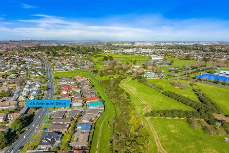 Photo of property in 65 Aviemore Drive, Highland Park, Auckland, 2010