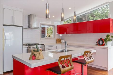 Photo of property in 3 Glenelg Road, Red Beach, 0932