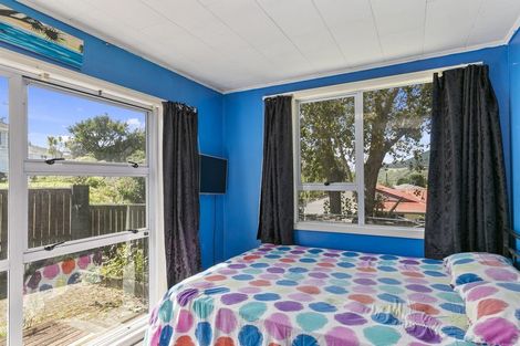 Photo of property in 38 Davidson Crescent, Tawa, Wellington, 5028