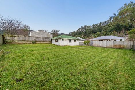 Photo of property in 95a Hine Road, Wainuiomata, 5014