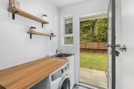 Photo of property in 38 Waipounamu Drive, Kelson, Lower Hutt, 5010