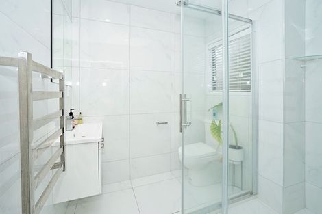 Photo of property in 10b Burn-murdoch Street, St Andrews, Hamilton, 3200