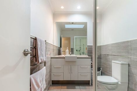Photo of property in 16 Purchas Hill Drive, Stonefields, Auckland, 1072