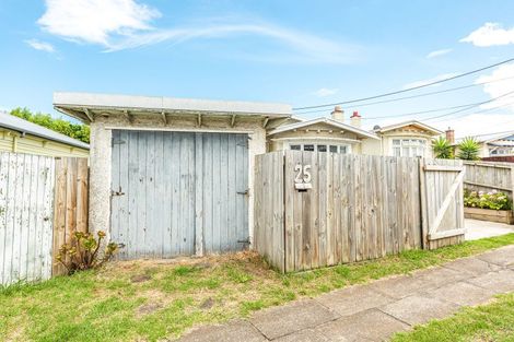 Photo of property in 25 Abbot Street, Gonville, Whanganui, 4501