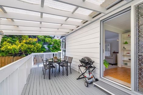 Photo of property in 37 Fitzwater Place, Henderson, Auckland, 0612