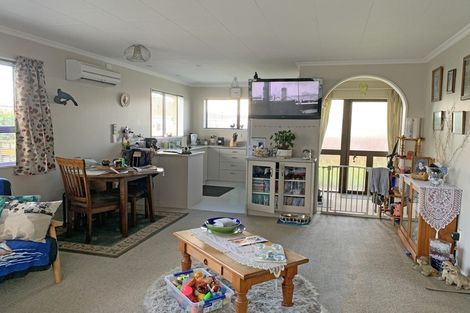 Photo of property in 1a Carlyle Street, Dannevirke, 4930