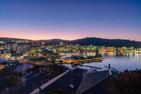 Photo of property in 8 Shannon Street, Mount Victoria, Wellington, 6011