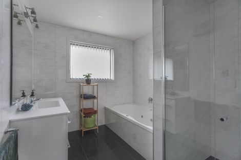 Photo of property in 13 Grove Avenue, Weston, Oamaru, 9401