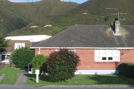 Photo of property in 1104 High Street, Taita, Lower Hutt, 5011