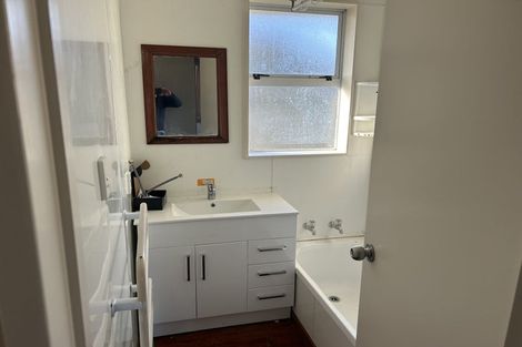 Photo of property in 4 Lincoln Grove, Cannons Creek, Porirua, 5024