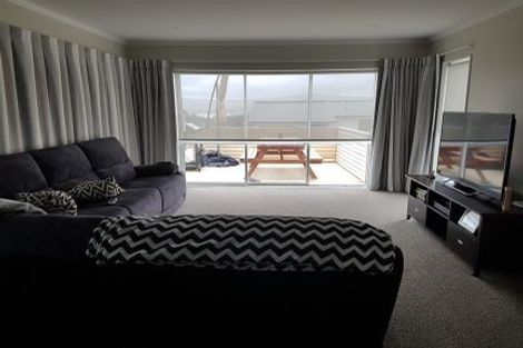 Photo of property in 7a Madeira Close, Whitby, Porirua, 5024