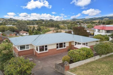 Photo of property in 39 Waldron Crescent, Green Island, Dunedin, 9018