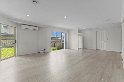 Photo of property in 3/8 Saints Court, Manurewa, Auckland, 2102
