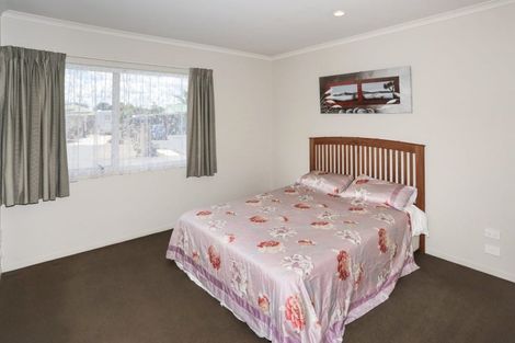 Photo of property in 4/8 Village Place, Tuakau, 2121