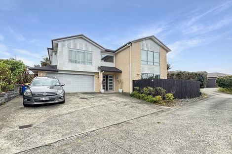 Photo of property in 49 South Kensington Way, Henderson, Auckland, 0612