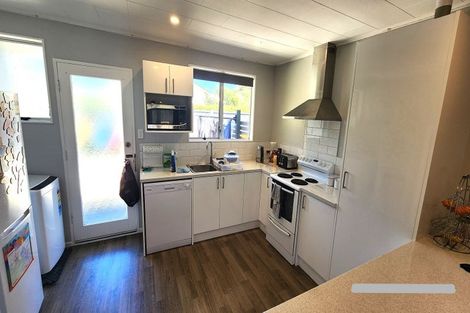 Photo of property in 80c Airlie Road, Plimmerton, Porirua, 5026