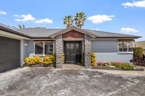 Photo of property in 22 Waitoa Street, Waiuku, 2123